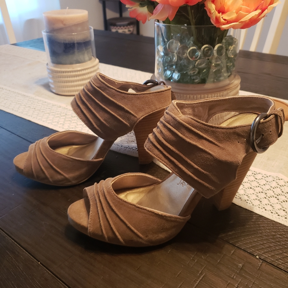 Seychelles heels